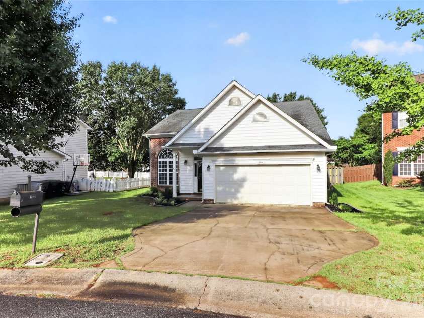 1194 Tufton Place, Concord, NC 28027.  MLS# CAR4386045, YatesRealty ID 28066. 