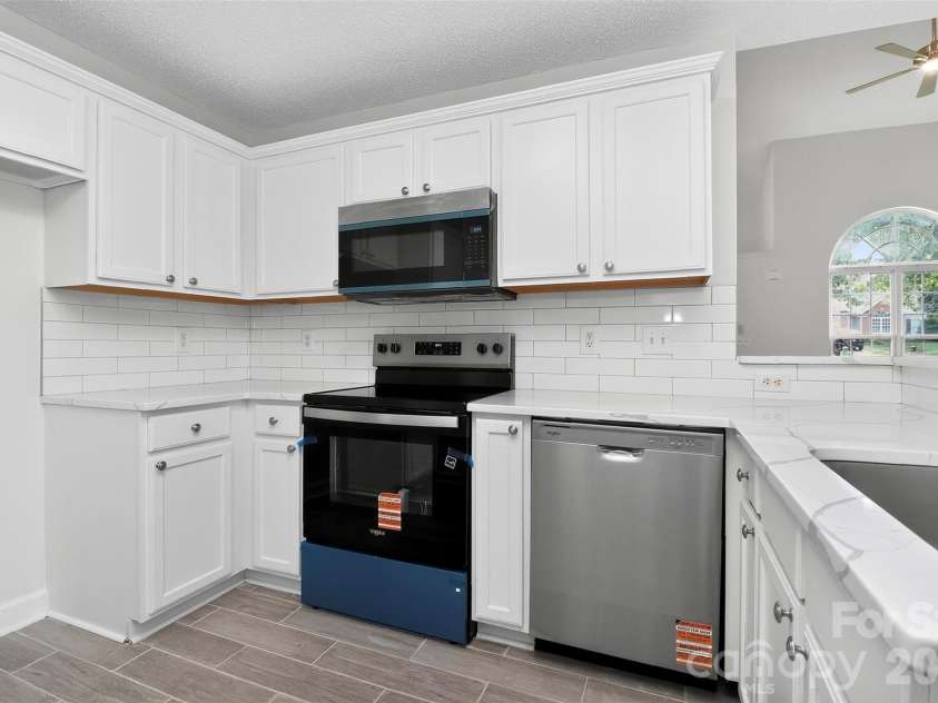 1194 Tufton Place, Concord, NC 28027.  MLS# CAR4386045, YatesRealty ID 28066. 