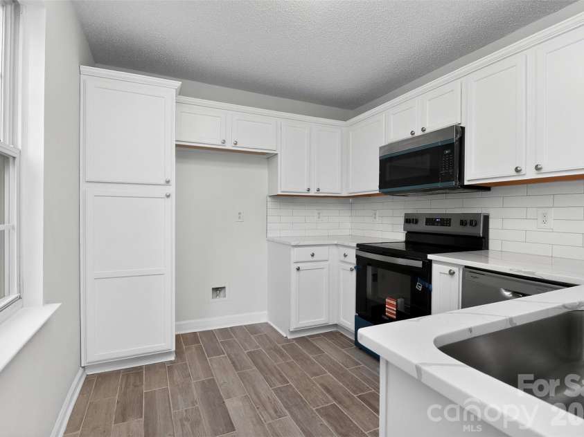 1194 Tufton Place, Concord, NC 28027.  MLS# CAR4386045, YatesRealty ID 28066. 
