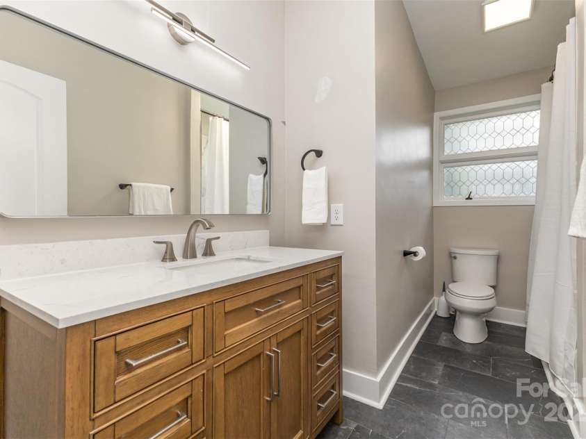747 Saint Michaels Lane, Gastonia, NC 28052.  MLS# CAR4267169, YatesRealty ID 28066. Guest Bath