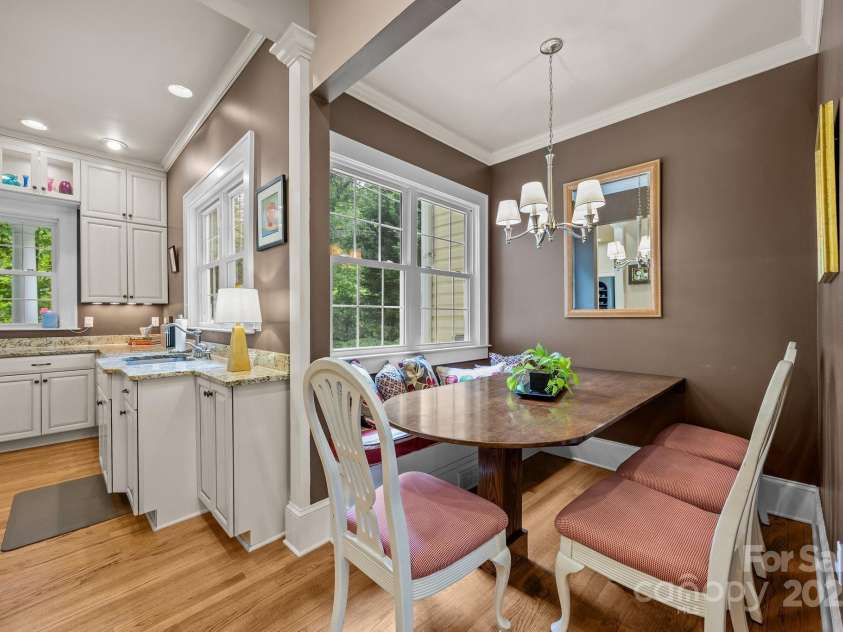 100 Poplar Spring Trail, Hendersonville, NC 28739.  MLS# CAR4251710, YatesRealty ID 28067. Breakfast Nook