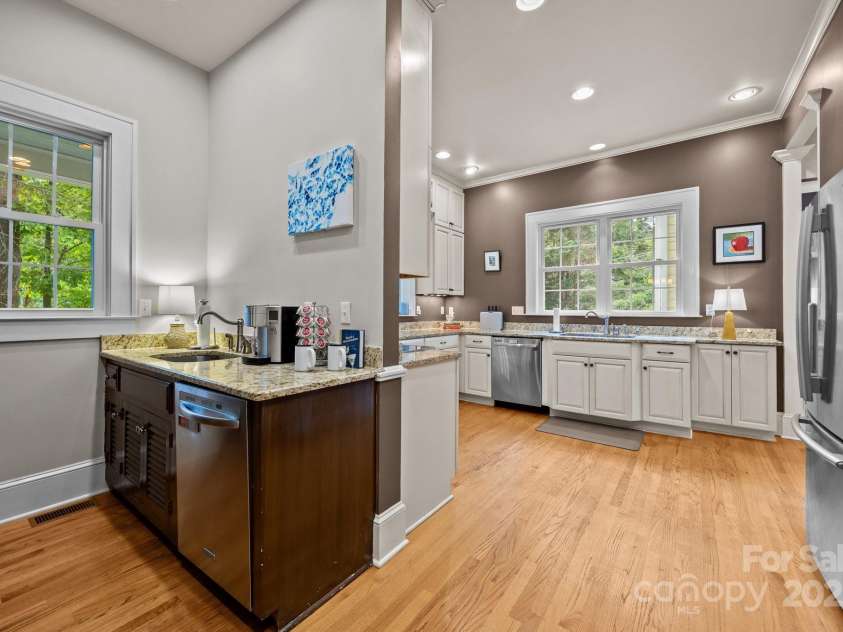 100 Poplar Spring Trail, Hendersonville, NC 28739.  MLS# CAR4251710, YatesRealty ID 28067. Butler's Pantry