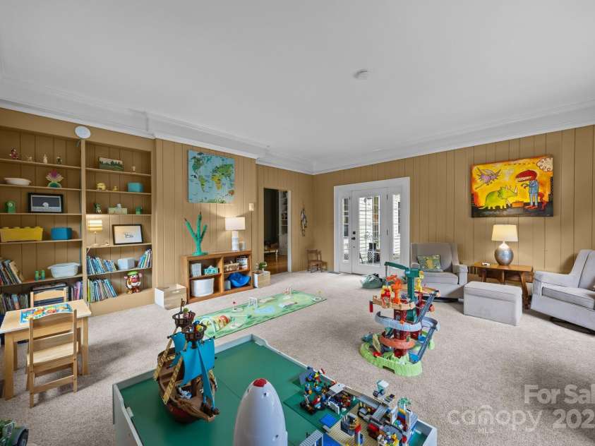 100 Poplar Spring Trail, Hendersonville, NC 28739.  MLS# CAR4251710, YatesRealty ID 28067. Family Room w/Built-in