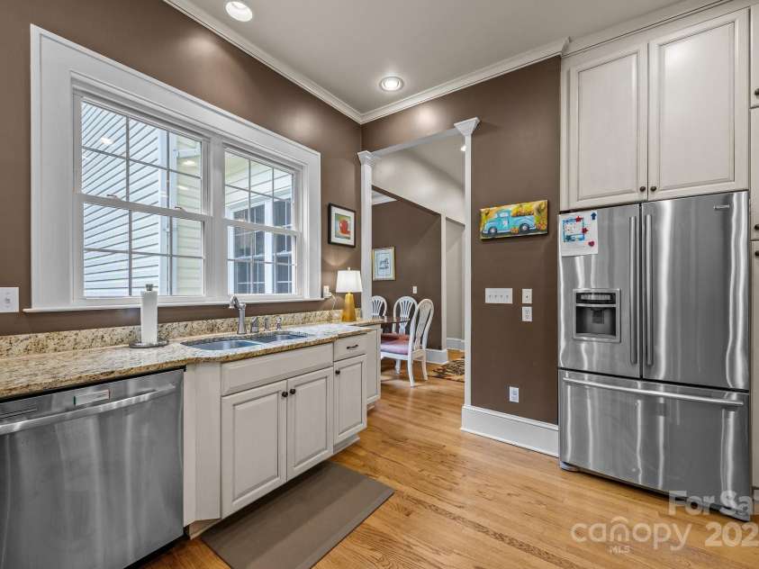 100 Poplar Spring Trail, Hendersonville, NC 28739.  MLS# CAR4251710, YatesRealty ID 28067. Gourmet Kitchen