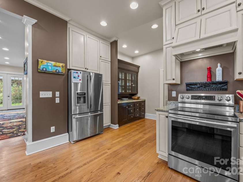 100 Poplar Spring Trail, Hendersonville, NC 28739.  MLS# CAR4251710, YatesRealty ID 28067. Gourmet Kitchen & Butler's Panty