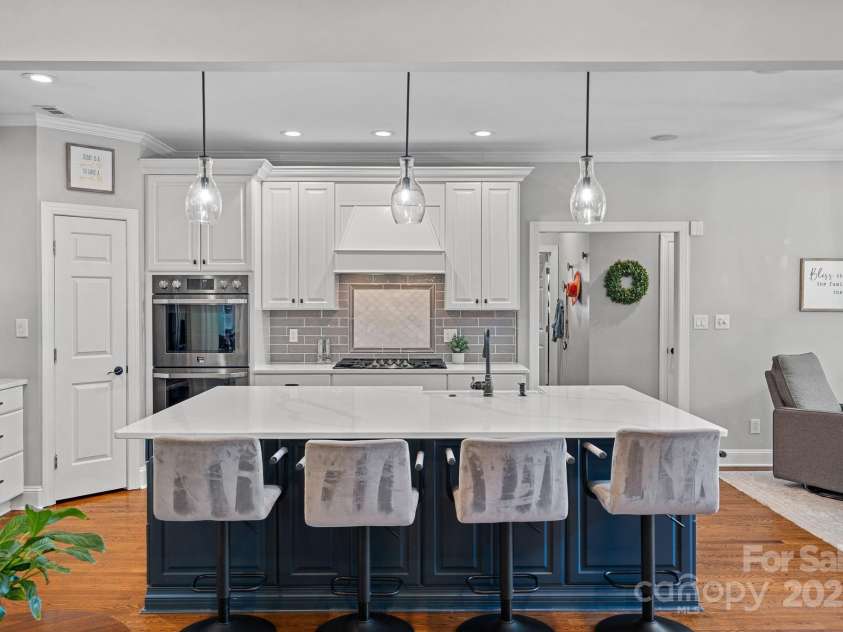 343 Gringley Hill Road, Fort Mill, SC 29708.  MLS# CAR4274138, YatesRealty ID 28068. Kitchen