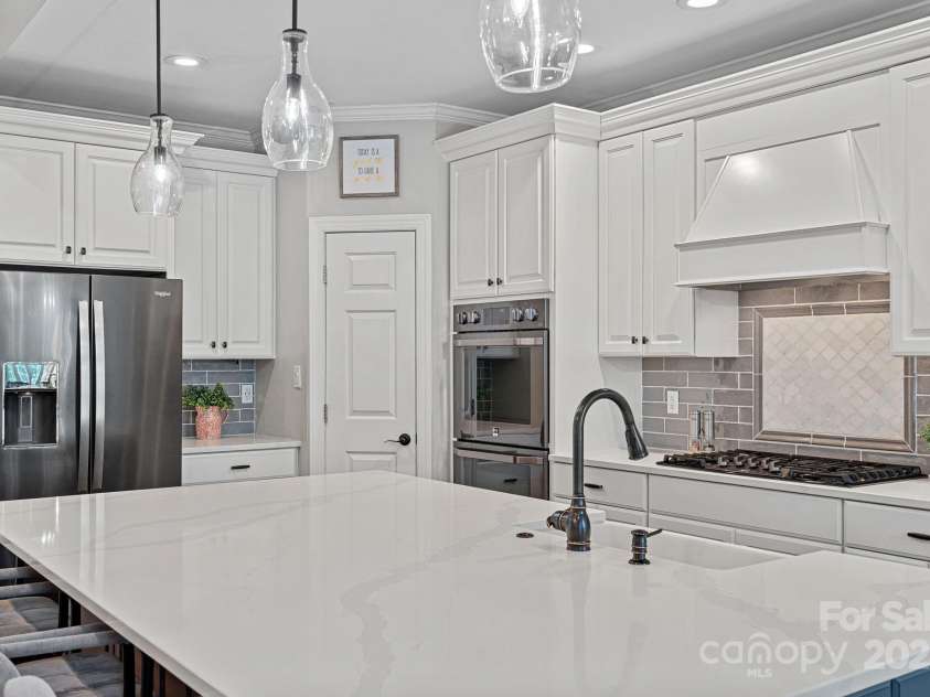 343 Gringley Hill Road, Fort Mill, SC 29708.  MLS# CAR4274138, YatesRealty ID 28068. Kitchen