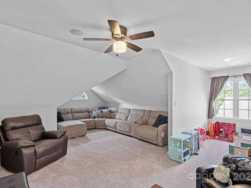 343 Gringley Hill Road, Fort Mill, SC 29708.  MLS# CAR4274138, YatesRealty ID 28068. Loft