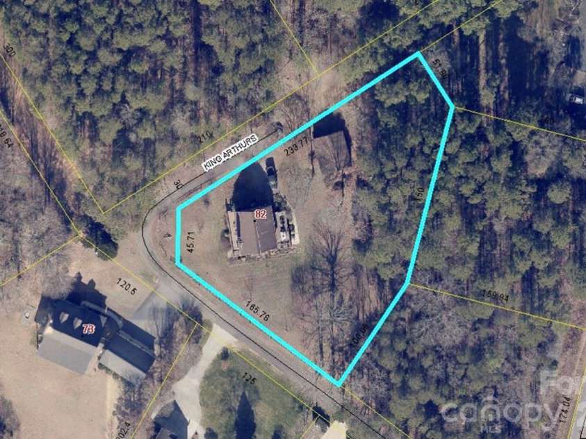 86 King Arthurs Court, Hickory, NC 28601.  MLS# CAR4376018, YatesRealty ID 28068. 