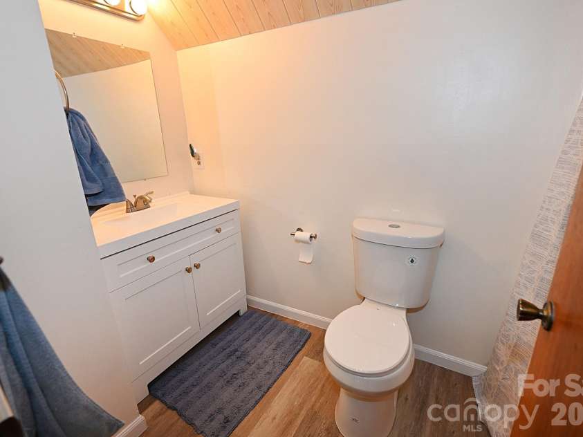 86 King Arthurs Court, Hickory, NC 28601.  MLS# CAR4376018, YatesRealty ID 28068. 