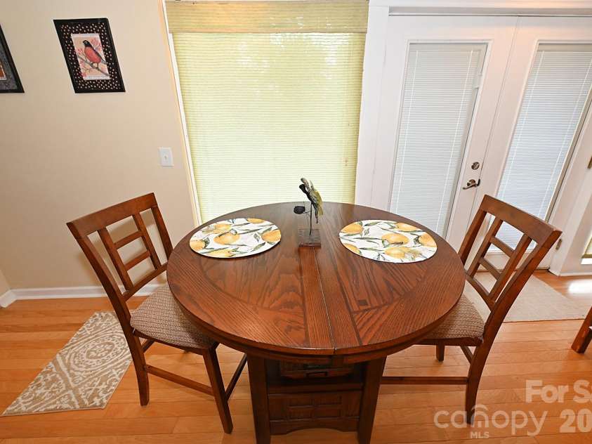 86 King Arthurs Court, Hickory, NC 28601.  MLS# CAR4376018, YatesRealty ID 28068. 