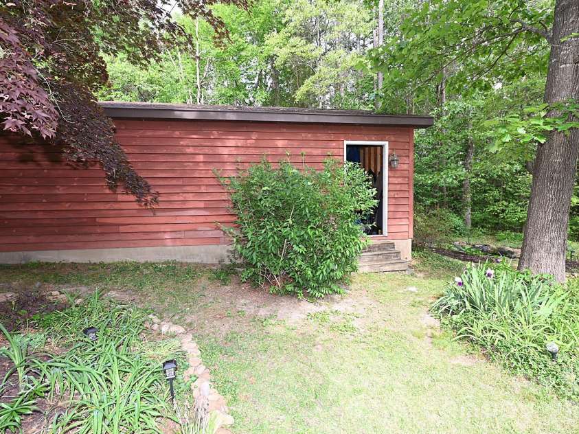 86 King Arthurs Court, Hickory, NC 28601.  MLS# CAR4376018, YatesRealty ID 28068. 