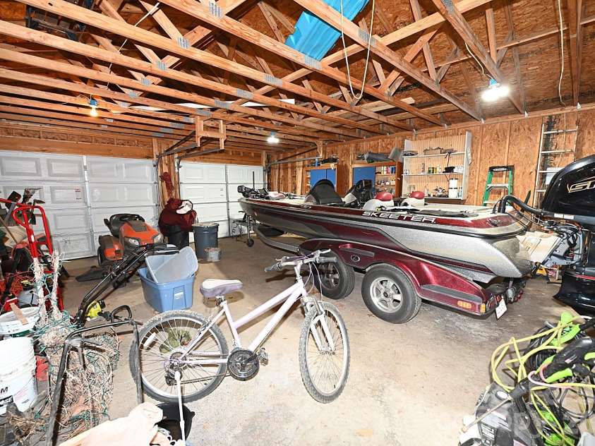 86 King Arthurs Court, Hickory, NC 28601.  MLS# CAR4376018, YatesRealty ID 28068. 