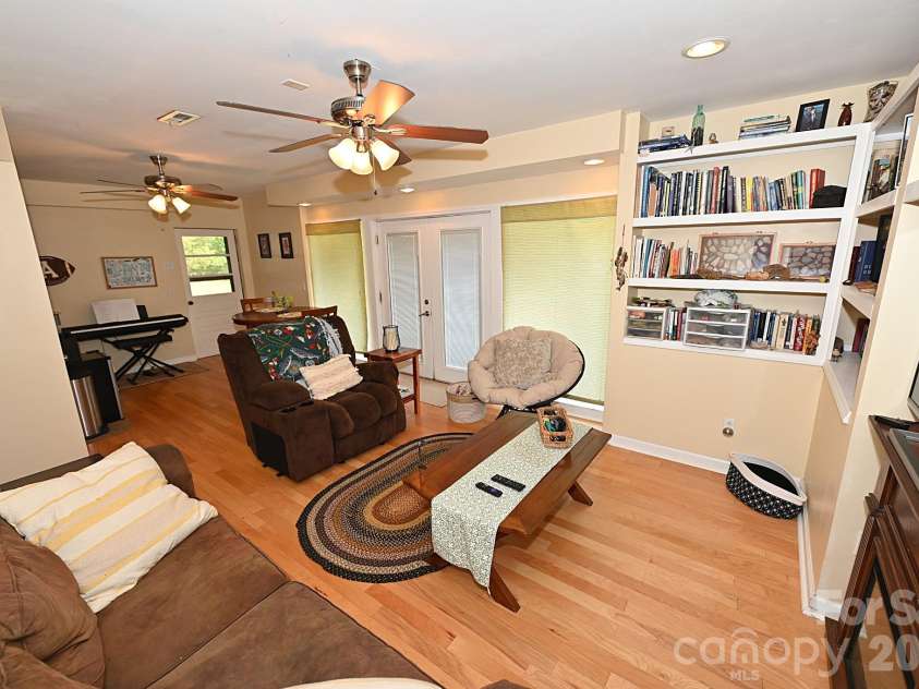 86 King Arthurs Court, Hickory, NC 28601.  MLS# CAR4376018, YatesRealty ID 28068. Basement