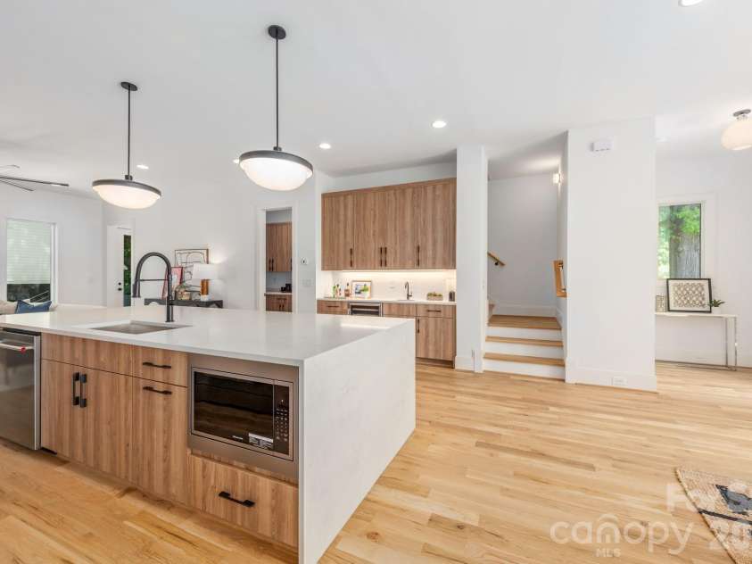 2026 Washington Avenue, Charlotte, NC 28216.  MLS# CAR4378553, YatesRealty ID 28069. 