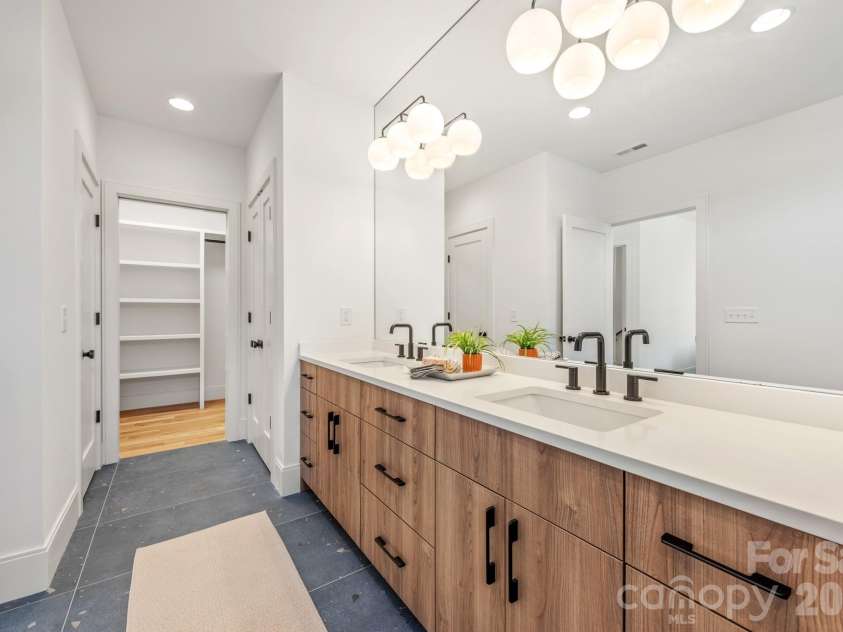 2026 Washington Avenue, Charlotte, NC 28216.  MLS# CAR4378553, YatesRealty ID 28069. 
