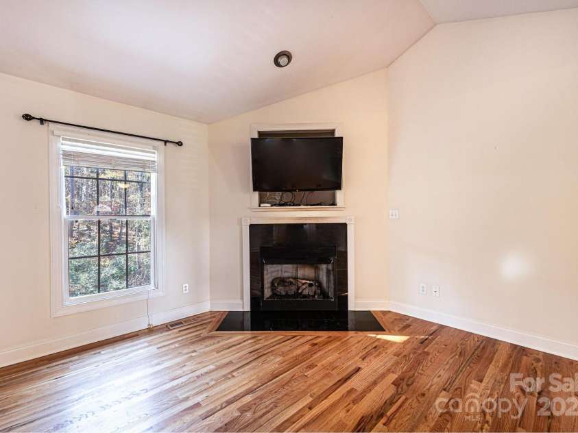 1436 20th Avenue Place, Hickory, NC 28601.  MLS# CAR4324813, YatesRealty ID 2807. 