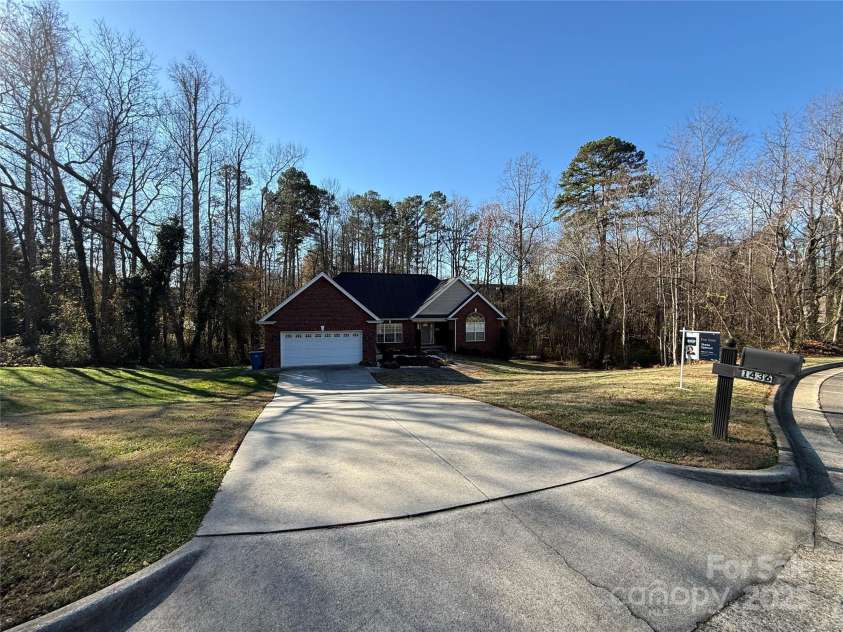 1436 20th Avenue Place, Hickory, NC 28601.  MLS# CAR4324813, YatesRealty ID 2807. 