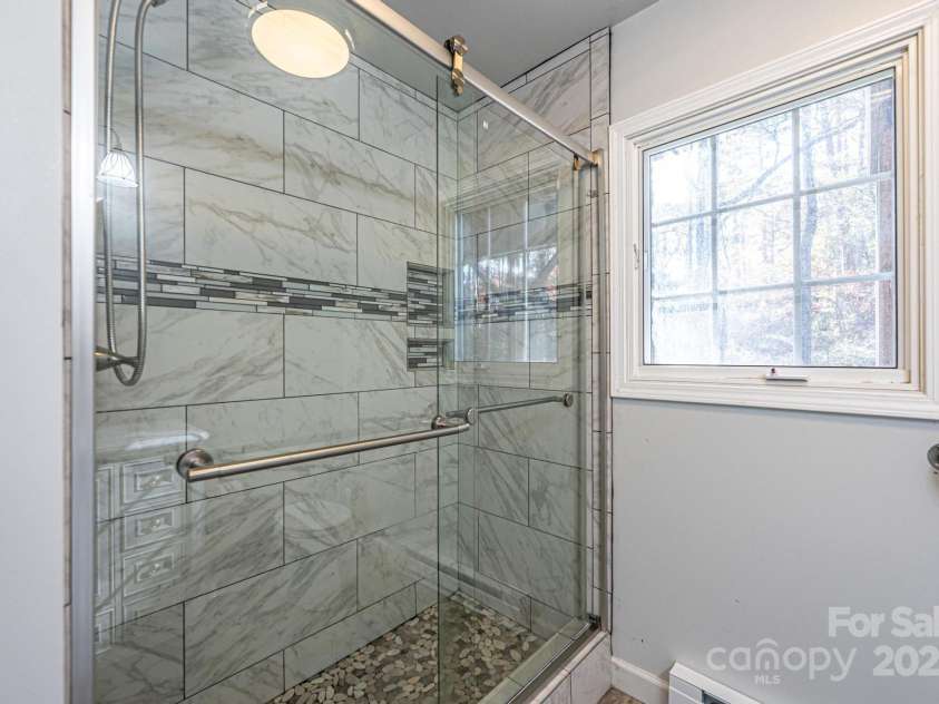 1436 20th Avenue Place, Hickory, NC 28601.  MLS# CAR4324813, YatesRealty ID 2807. Basement Bath