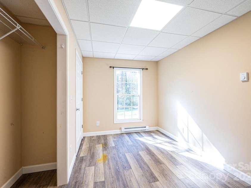 1436 20th Avenue Place, Hickory, NC 28601.  MLS# CAR4324813, YatesRealty ID 2807. Basement Bedroom