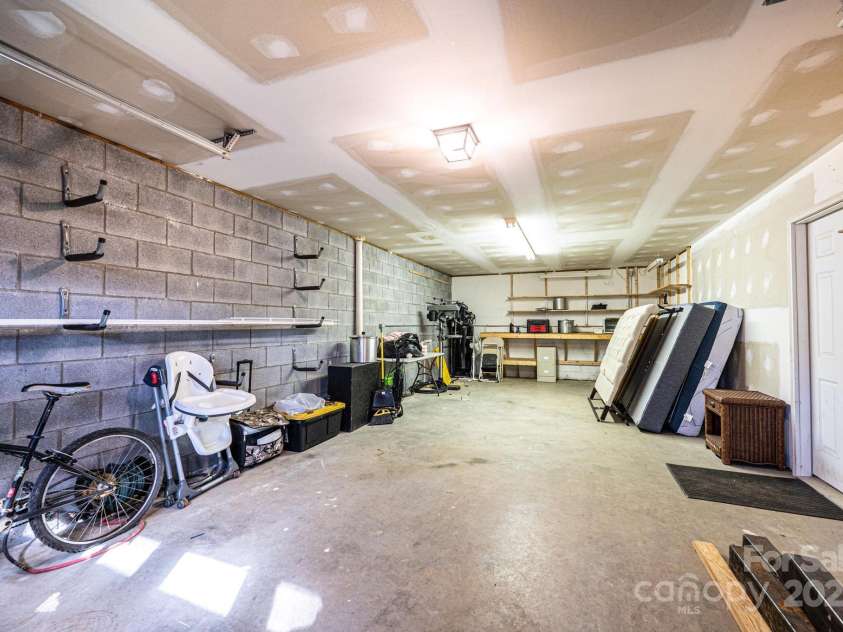1436 20th Avenue Place, Hickory, NC 28601.  MLS# CAR4324813, YatesRealty ID 2807. Basement Garage
