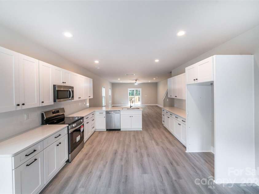 311 Echodale Drive, Charlotte, NC 28217.  MLS# CAR4202970, YatesRealty ID 2807. 