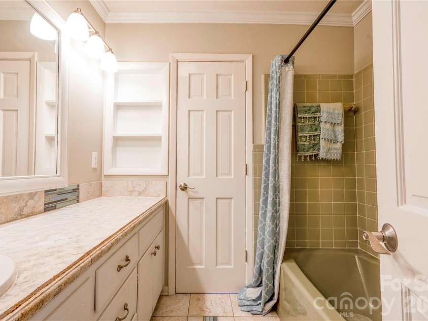845 Long Branch Road, Grover, NC 28073.  MLS# CAR4353452, YatesRealty ID 2807. Bathroom 2