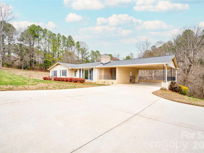 845 Long Branch Road, Grover, NC 28073.  MLS# CAR4353452, YatesRealty ID 2807. Front Right