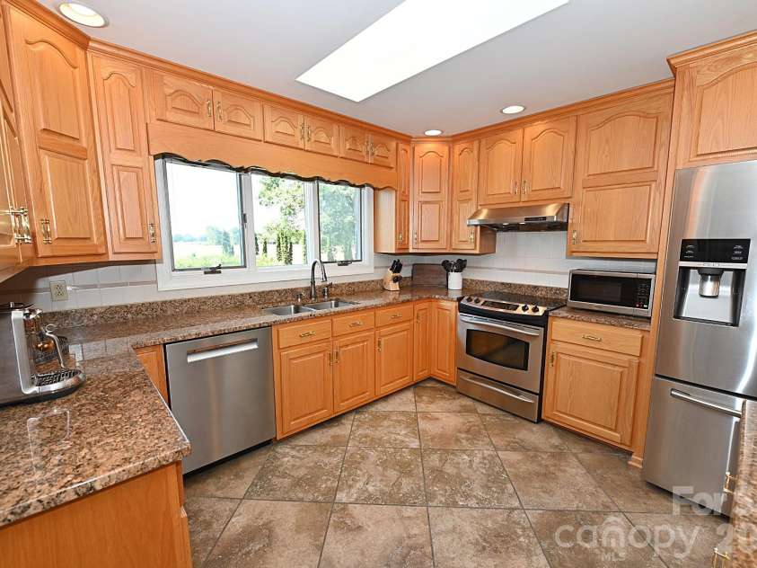 3493 Duck Pond Drive, Conover, NC 28613.  MLS# CAR4380990, YatesRealty ID 28070. 
