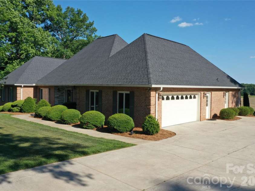 3493 Duck Pond Drive, Conover, NC 28613.  MLS# CAR4380990, YatesRealty ID 28070. 