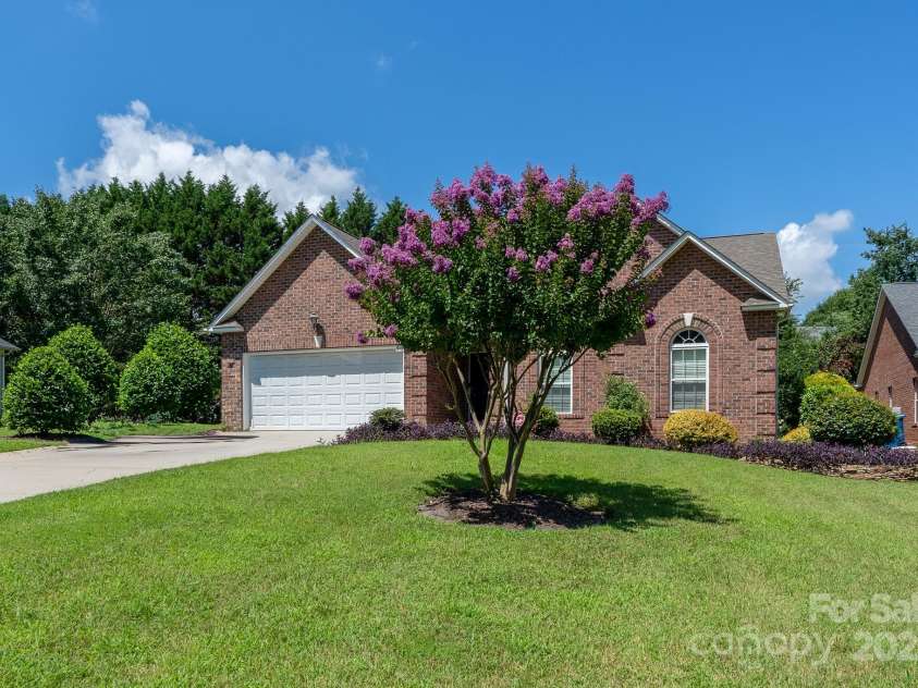 915 Overhill Road, Salisbury, NC 28144.  MLS# CAR4281096, YatesRealty ID 28072. 