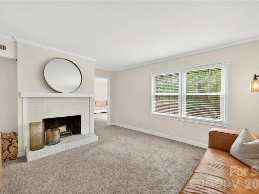 6724 Constitution Lane, Charlotte, NC 28210.  MLS# CAR4385741, YatesRealty ID 28073. 