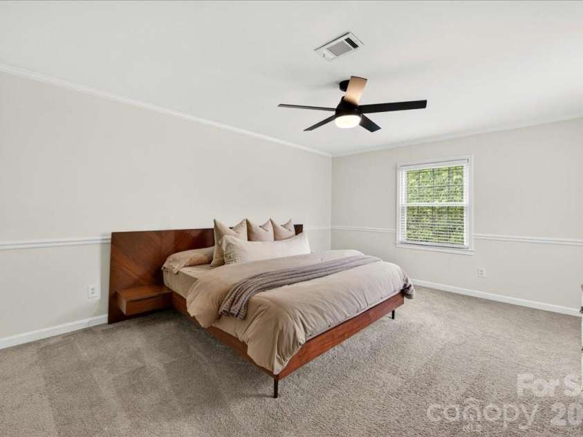 6724 Constitution Lane, Charlotte, NC 28210.  MLS# CAR4385741, YatesRealty ID 28073. 