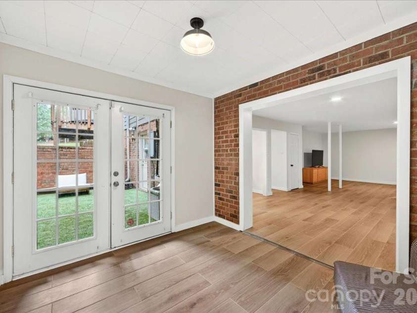 6724 Constitution Lane, Charlotte, NC 28210.  MLS# CAR4385741, YatesRealty ID 28073. 