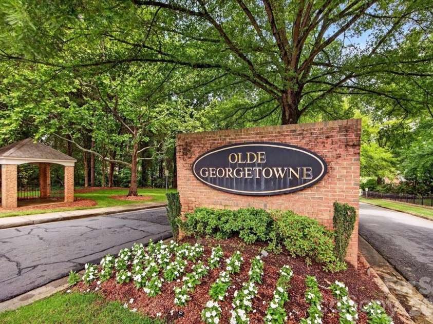 6724 Constitution Lane, Charlotte, NC 28210.  MLS# CAR4385741, YatesRealty ID 28073. 