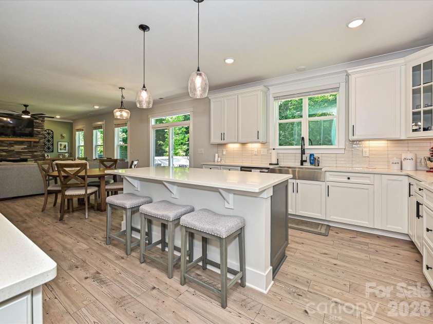 13215 Fiore Place, Huntersville, NC 28078.  MLS# CAR4384879, YatesRealty ID 28074. Kitchen