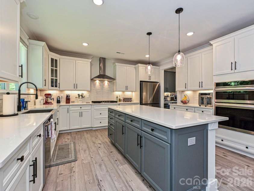 13215 Fiore Place, Huntersville, NC 28078.  MLS# CAR4384879, YatesRealty ID 28074. Kitchen