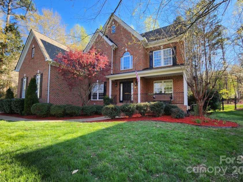 2678 Landing Pointe Drive, Clover, SC 29710.  MLS# CAR4282185, YatesRealty ID 28074. 