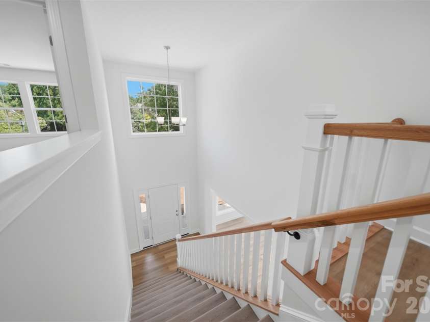 1147 10th Street Lane, Hickory, NC 28601.  MLS# CAR4385331, YatesRealty ID 28075. 