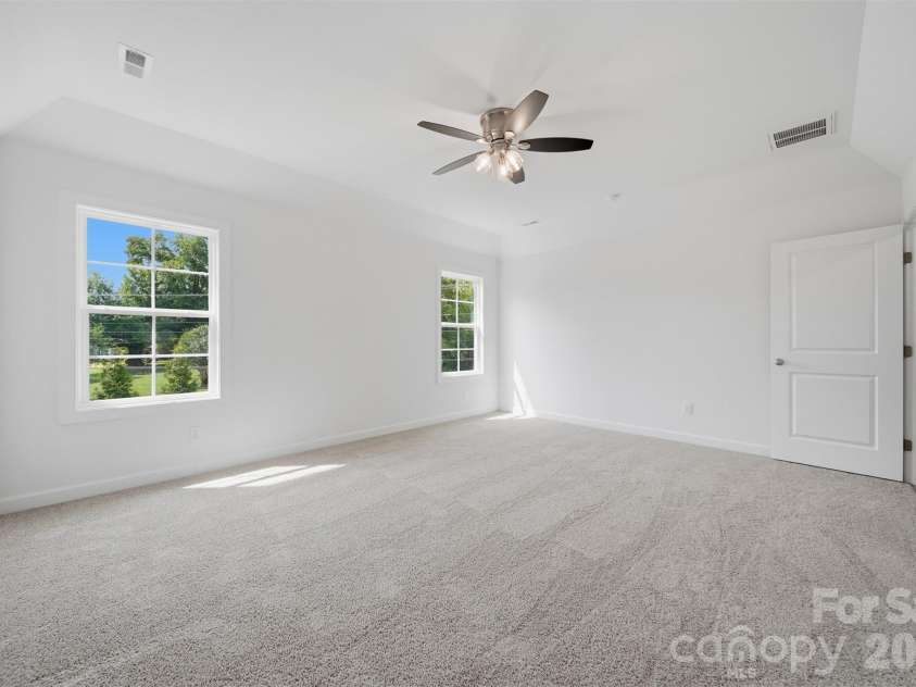 1147 10th Street Lane, Hickory, NC 28601.  MLS# CAR4385331, YatesRealty ID 28075. 