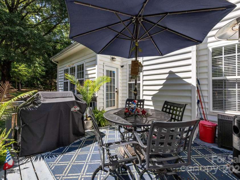 6932 Curlee Court, Charlotte, NC 28277.  MLS# CAR4283210, YatesRealty ID 28075. 