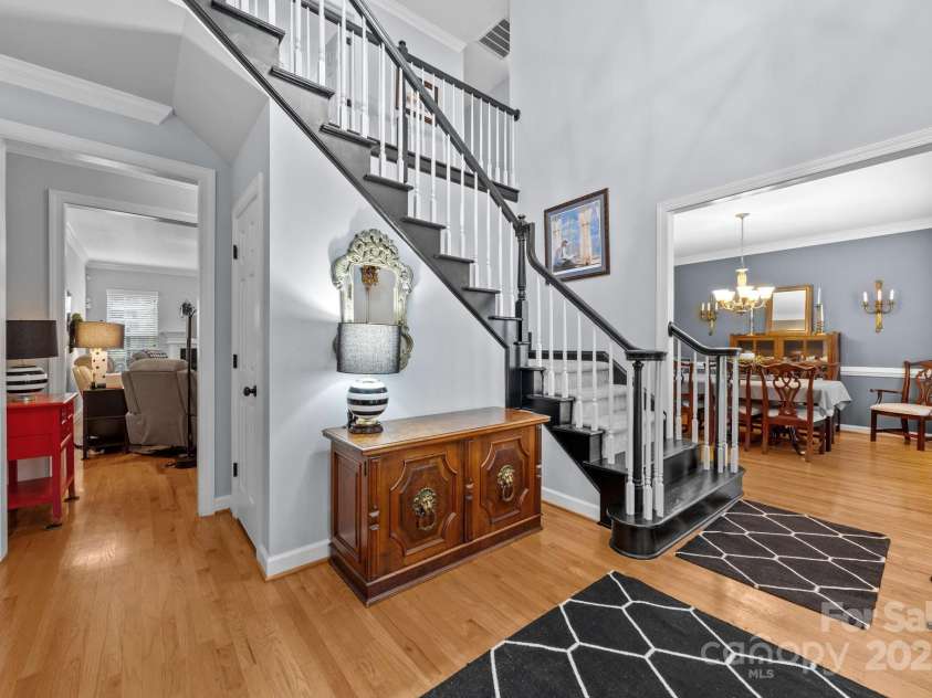 6932 Curlee Court, Charlotte, NC 28277.  MLS# CAR4283210, YatesRealty ID 28075. Open foyer