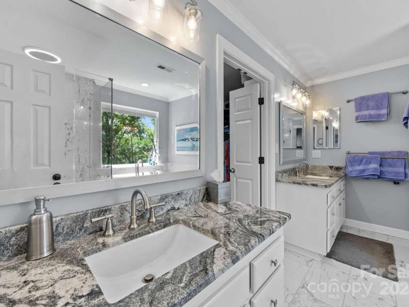 6932 Curlee Court, Charlotte, NC 28277.  MLS# CAR4283210, YatesRealty ID 28075. Updated Primary Bathroom