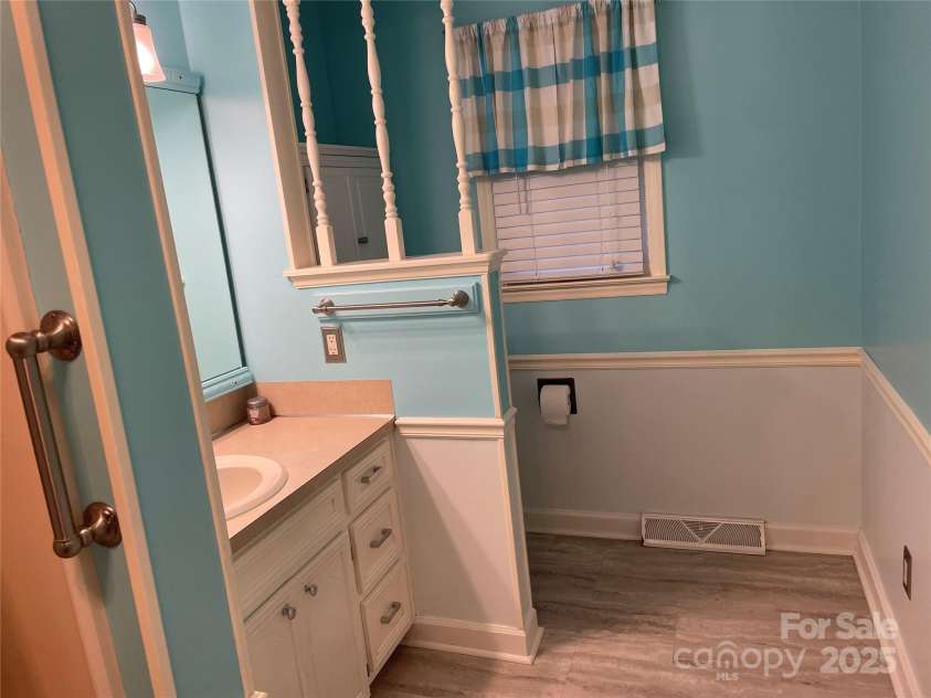 470 Roger Drive, Salisbury, NC 28147.  MLS# CAR4278031, YatesRealty ID 28076. Hall bath