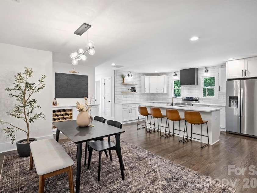 1914 Windham Place, Charlotte, NC 28205.  MLS# CAR4388693, YatesRealty ID 28077. 