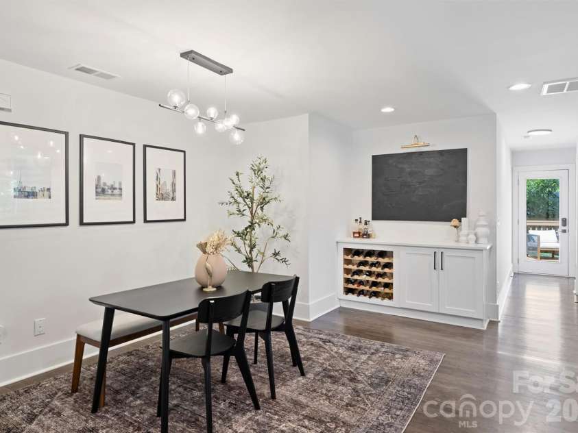 1914 Windham Place, Charlotte, NC 28205.  MLS# CAR4388693, YatesRealty ID 28077. 