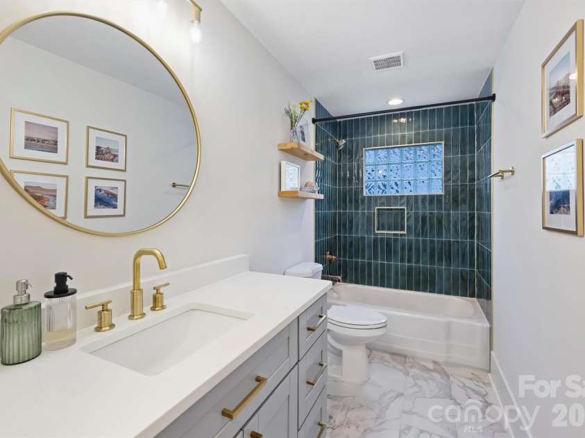 1914 Windham Place, Charlotte, NC 28205.  MLS# CAR4388693, YatesRealty ID 28077. 