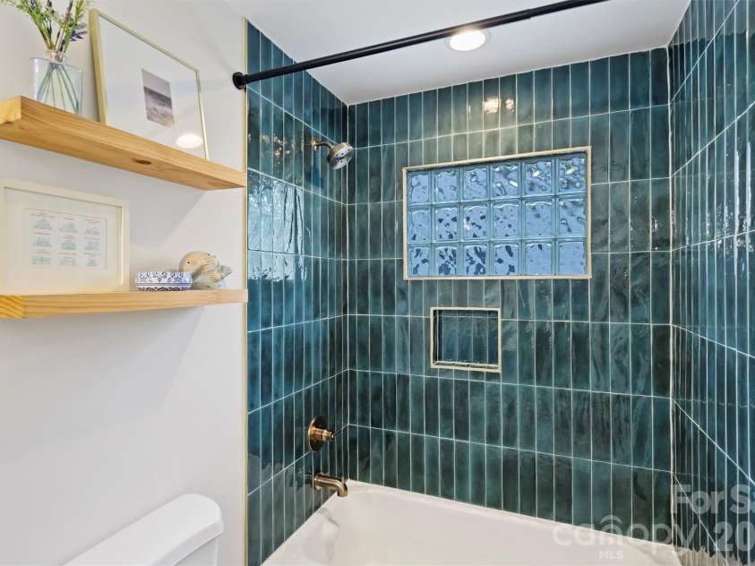 1914 Windham Place, Charlotte, NC 28205.  MLS# CAR4388693, YatesRealty ID 28077. 