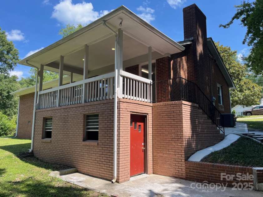 680 Lakeside Drive, Rock Hill, SC 29730.  MLS# CAR4281862, YatesRealty ID 28077. 