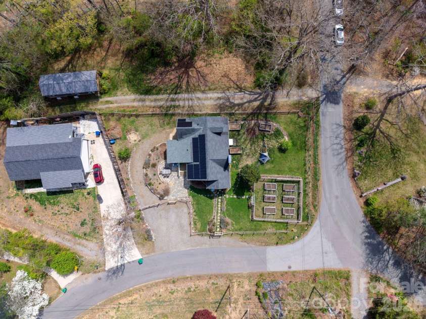 318 Stonewall Avenue, Swannanoa, NC 28778.  MLS# CAR4368730, YatesRealty ID 28078. Overhead View